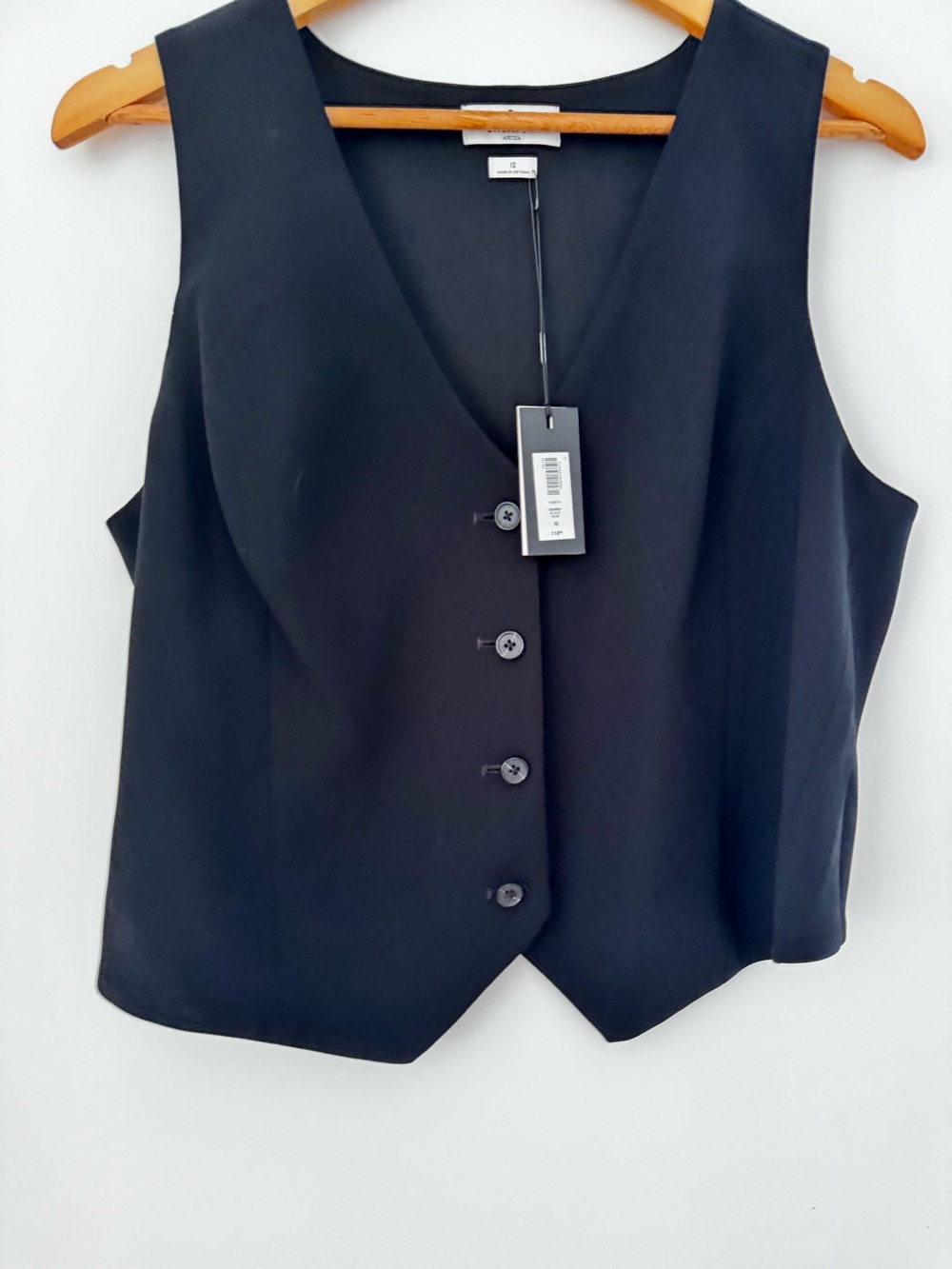 NWT Women’s Aritzia Black Vest